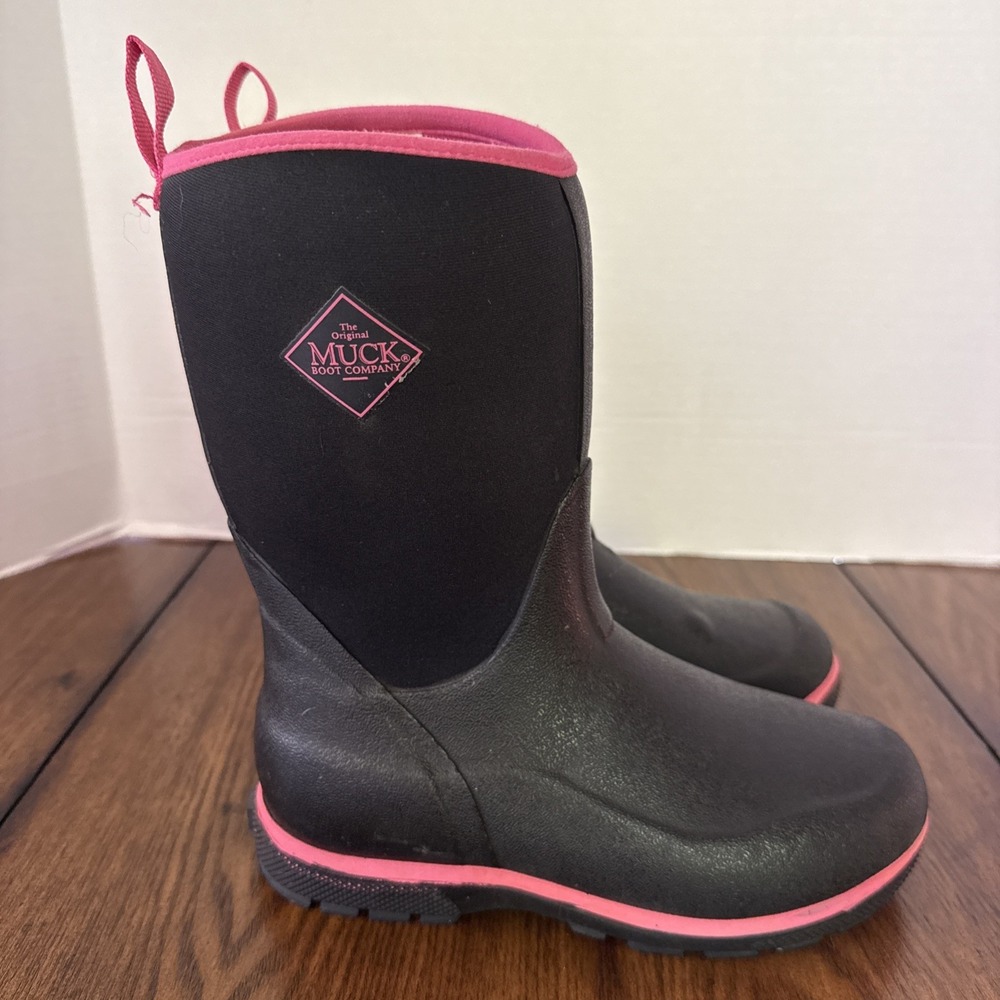 Muck Boot Company Kids' Size 4 Element Winter Boots Black and Pink Waterproof